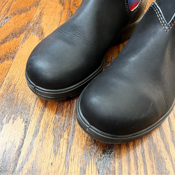 Blundstone Black Chelsea Boots with Rainbow Elastic Panels - Picture 6 of 11